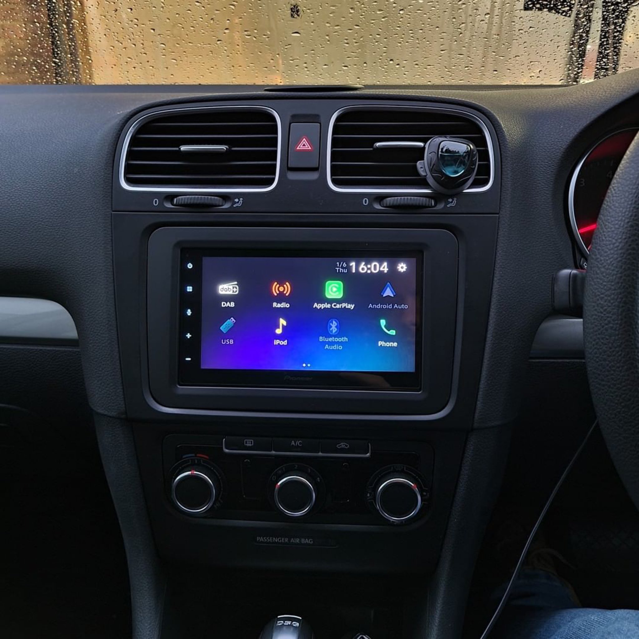 Pioneer SPH-DA160DAB - 6.8” CarPlay Android Auto DAB Bluetooth Screen